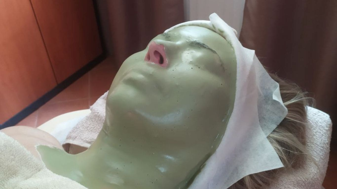 Zabieg odmładzający anti-age z masażem